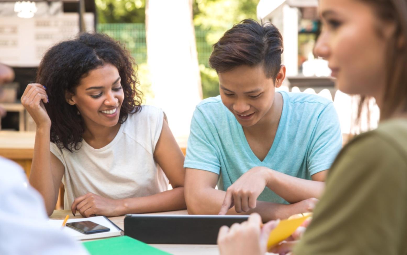 Процесс анализа финансовых данных и стратегического планирования